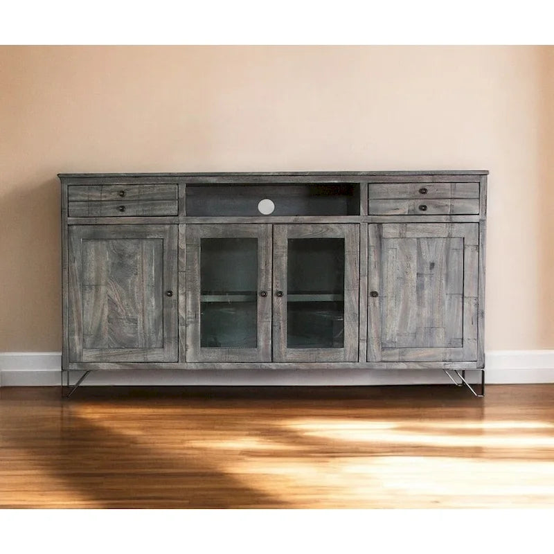 Geschlossener TV-Schrank aus massivem Holz in Grau mit Used-Look - 70' X '37.25' X '17.75
