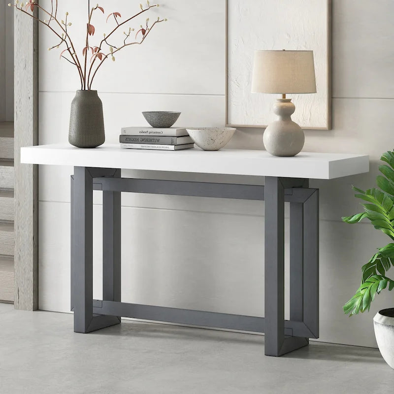 Konsolentisch mit industriell inspiriertem Beton-Holz-Design