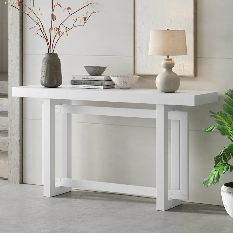 Konsolentisch mit industriell inspiriertem Beton-Holz-Design