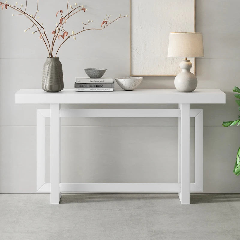 Konsolentisch mit industriell inspiriertem Beton-Holz-Design
