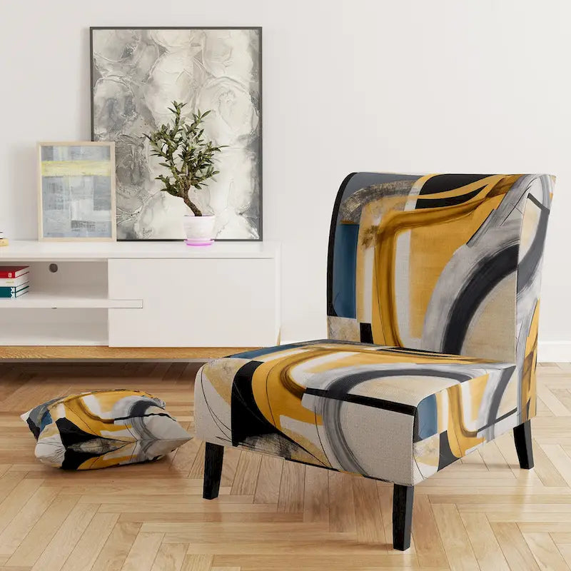 Gepolsterter dekorativer Stuhl/Sessel im modernen Stil in Gold und Schwarz.