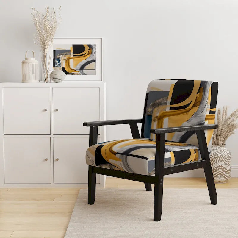 Gepolsterter dekorativer Stuhl/Sessel im modernen Stil in Gold und Schwarz.