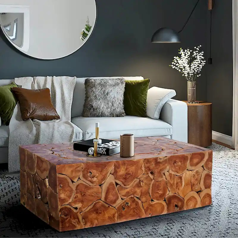 Couchtisch aus rustikalem Teakholz